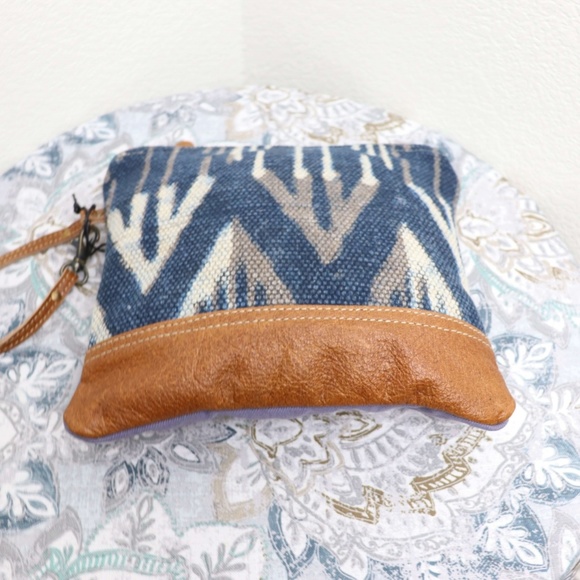 🆕Myra Bag BLUE SAND  Wristlet Pouch Makeup Bag - Picture 3 of 6